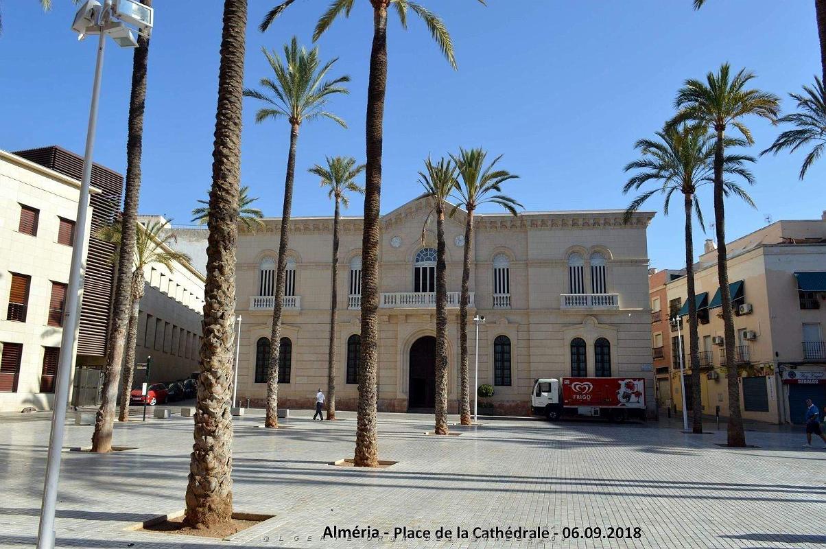 28 LA CATHEDRALE ET LE FORTERESSE DE L INCARNATION (7).JPG